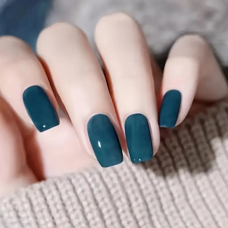 Dark green press-on nails