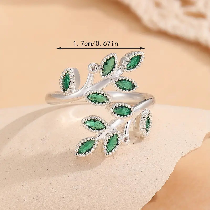 Elegant Leaf Design Zircon Ring